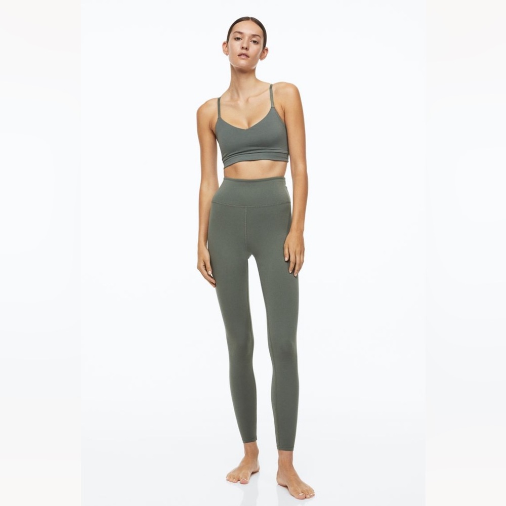 Bra and legging set. Size small fits 2/4 perfect condition
